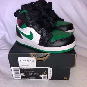 Jordan 1 Mid SE- Green/Black